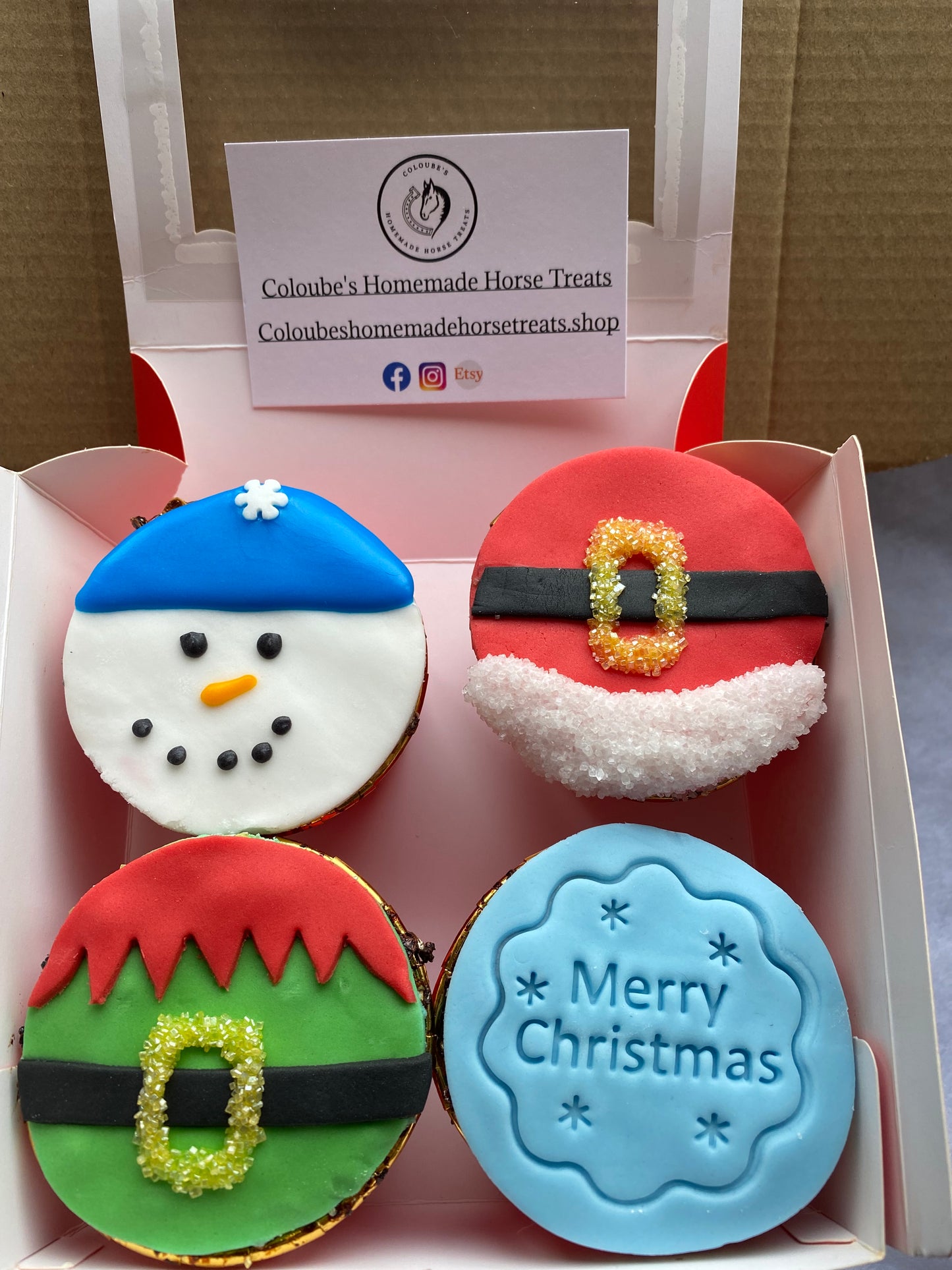 Christmas cupcakes for horses / Christmas horse treats / Equine cupcakes / Christmas gifts for horses / Christmas gifts for equestrians