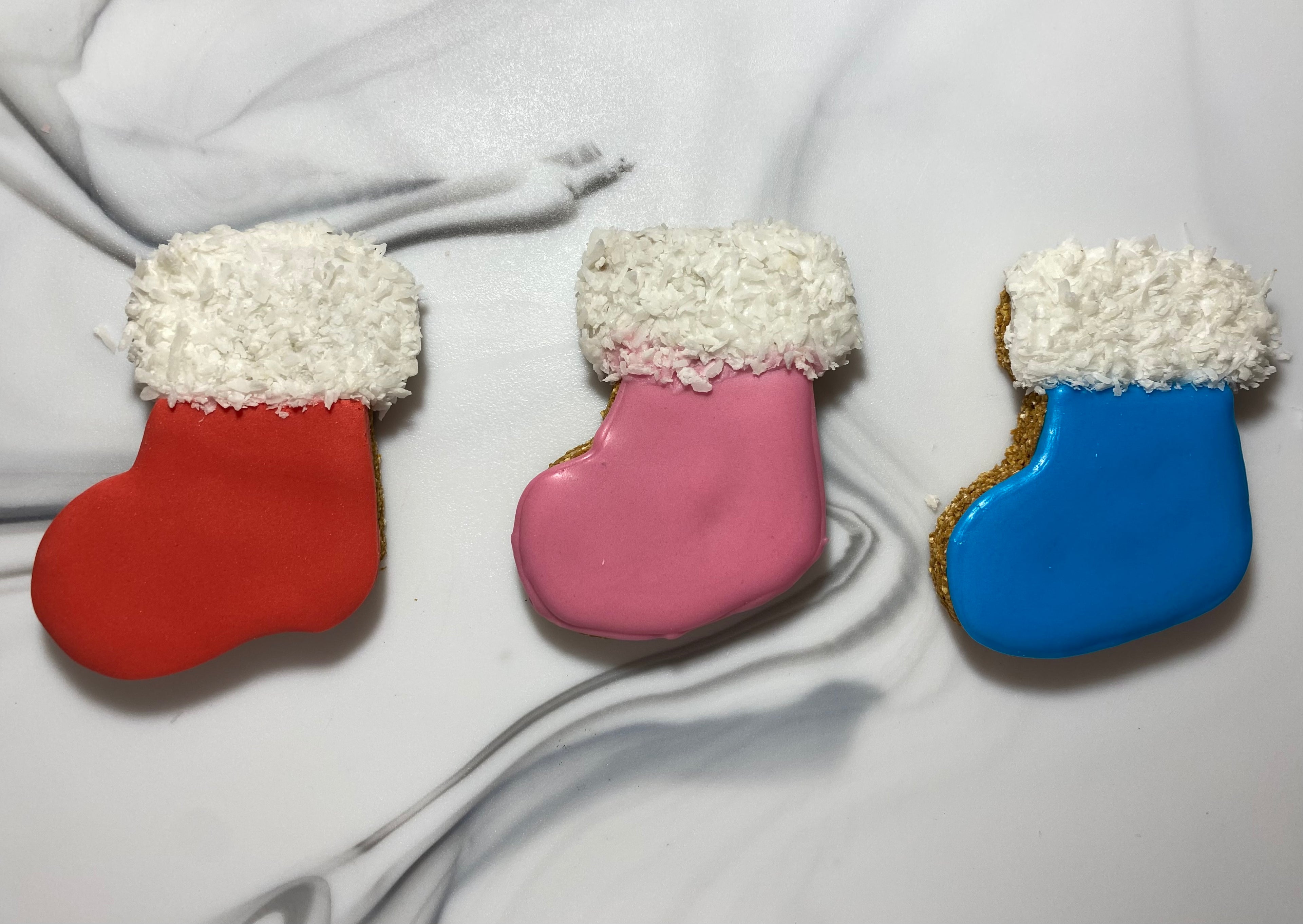 🧦 Set of 3 Christmas Stocking Horse Treats – Pink, Blue & Red